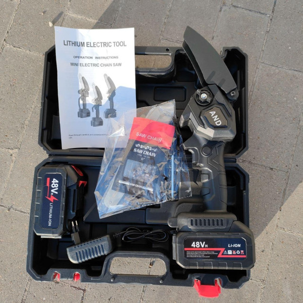 Акумуляторна мініпила 6 дюймів на 2 акумулятори 48 в Chainsaw міні ланцюгова пила акумуляторний сучкоріз
