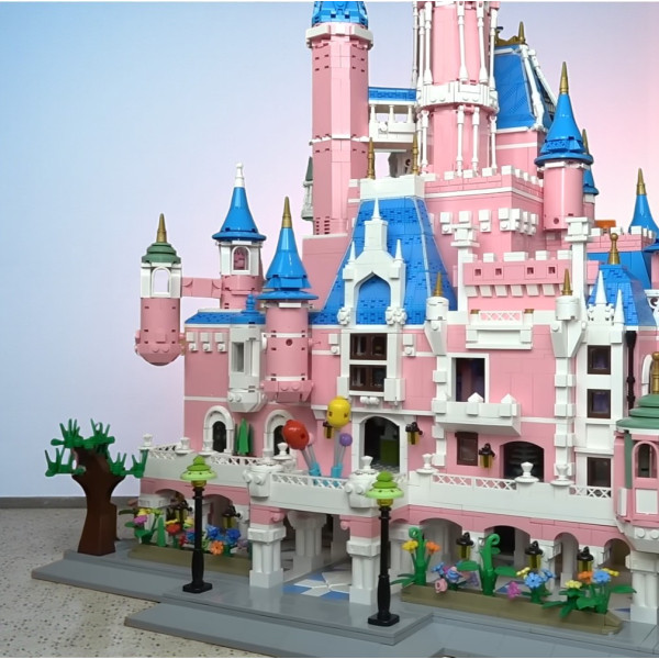Конструктор замок «Рожева мрія» Panlos 613003 Dream Castle (10 068 деталей, висота 78 см)