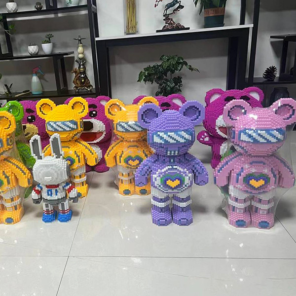 Конструктор світний 3D Magic Blocks у вигляді ведмедика Bearbrick серце «Kisses» Рожевий 4031 деталь