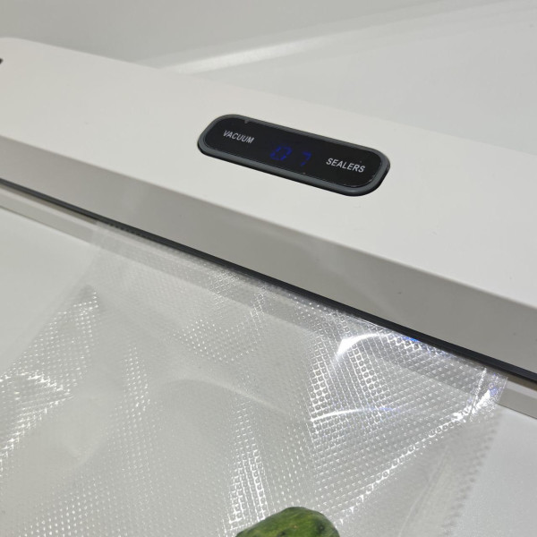 Вакууматор для продуктов Vacuum Sealer S1 с дисплеем Кухонный вакуумный упаковщик для мяса, рыбы, овощей