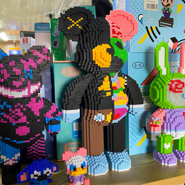 3D конструктор Magic Blocks «Dissected companion» Bearbrick 50 см - блоковий ведмедик у стилі KAWS, 4000+ деталей