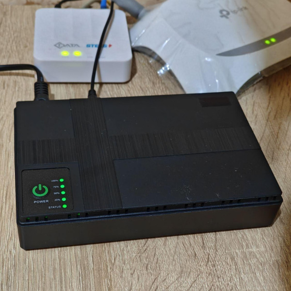 UPS для Wi-Fi роутера DC1018P 10400 Mah Упс Міні Ібп 5 9 12 V Павербанк для роутера 12 вольтів